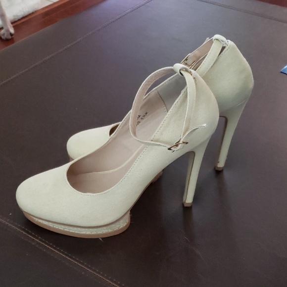 Shoedazzle Fabric platform pump - Picture 2 of 5